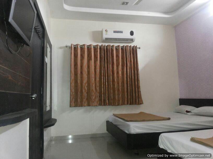 Hotel Sai Galaxy Inn Shirdi Habitación foto