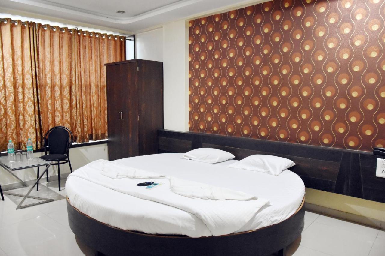 Hotel Sai Galaxy Inn Shirdi Exterior foto