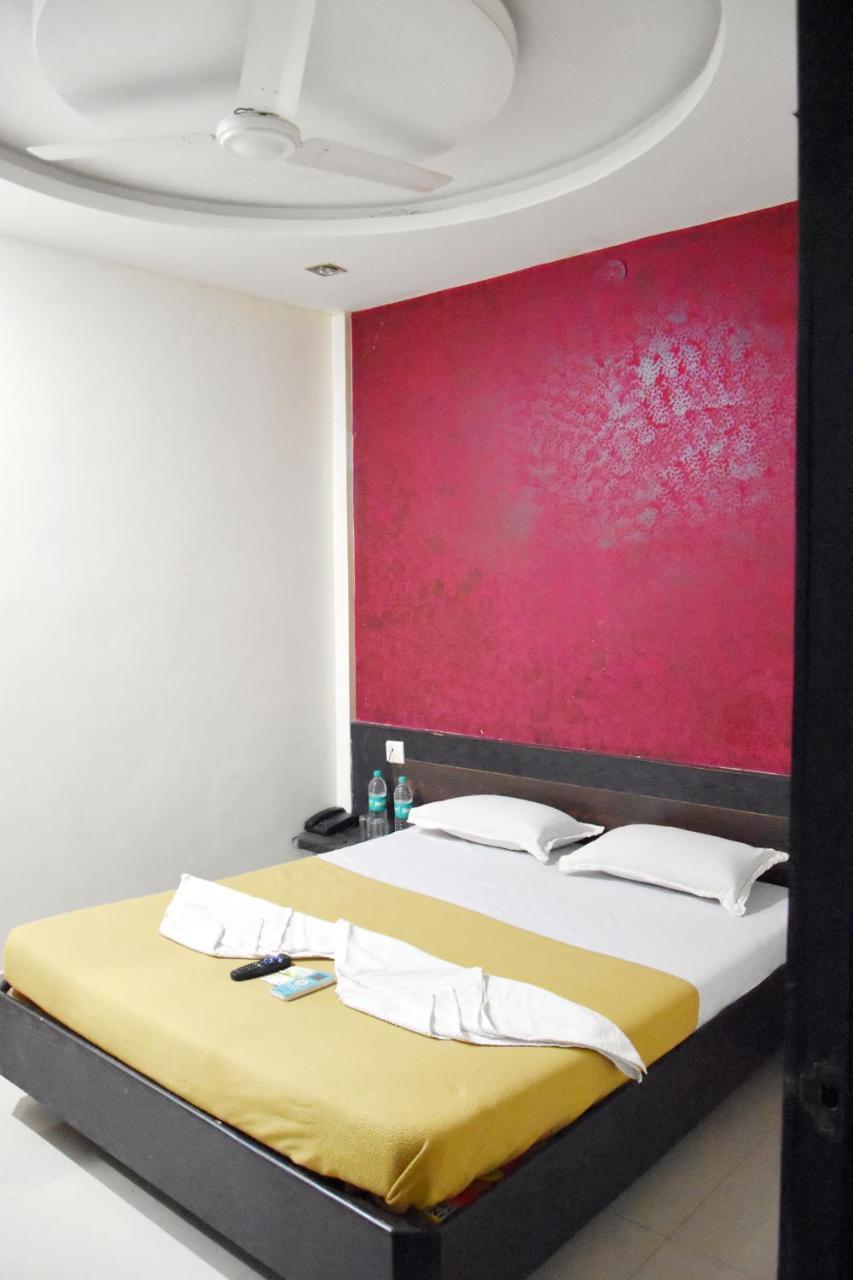 Hotel Sai Galaxy Inn Shirdi Exterior foto