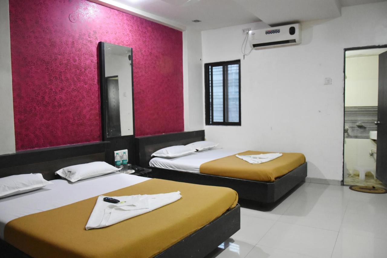 Hotel Sai Galaxy Inn Shirdi Exterior foto